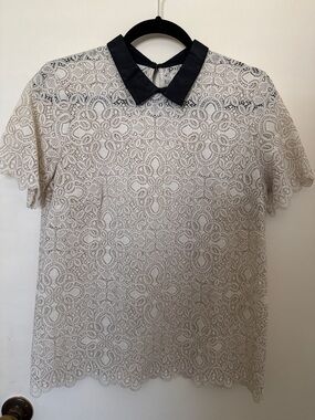 Madewell Cream Lace Short-Sleeve Top with Black Collar size M